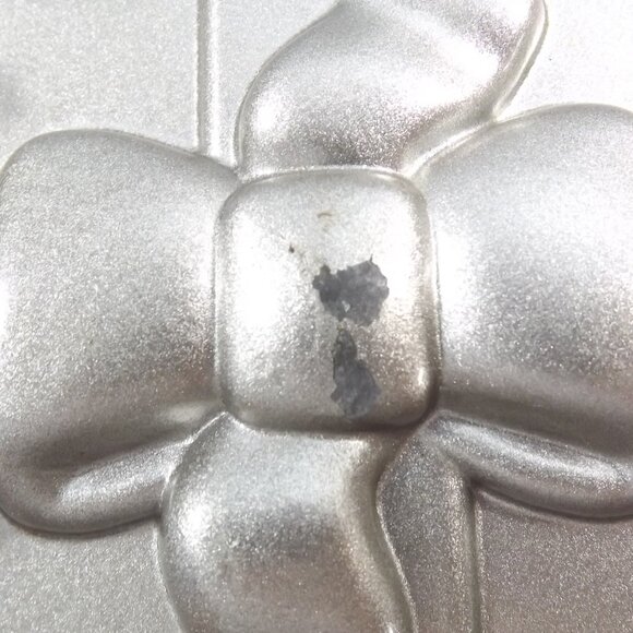 Vintage Gingerbread Loaf Pan, Nordic Ware, Heavy Cast Aluminum BAKEWARE - Picture 5 of 16